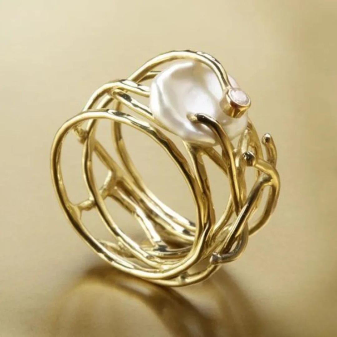 Delicate Vintage Gold Ring for Women with Pearls VIP