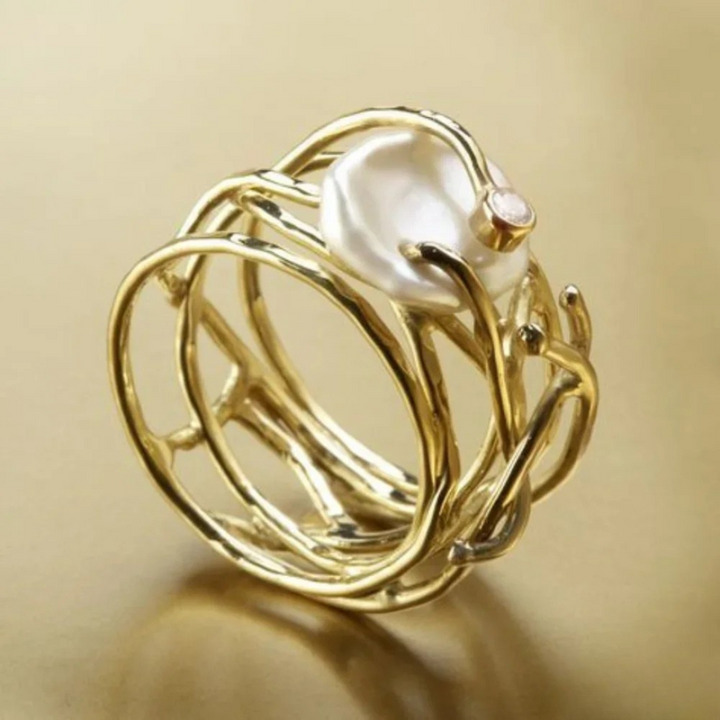 Delicate Vintage Gold Ring for Women with Pearls VIP