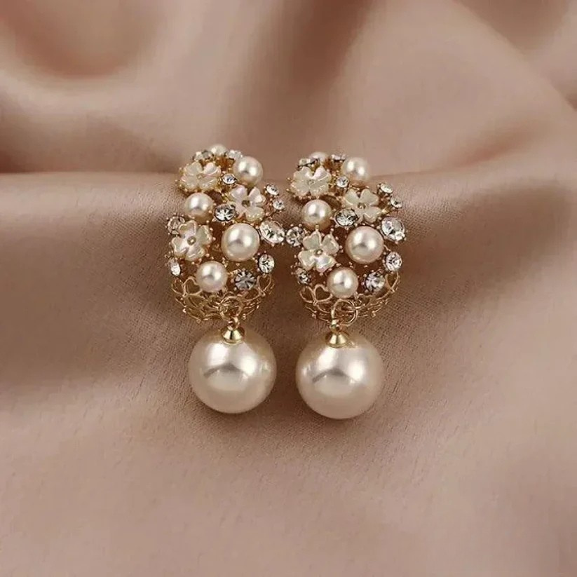 Elegant Flower & Pearl Earrings VIP